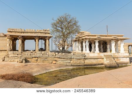 Hemakuta Hill Temples, Hampi, Karnataka, India, Asia