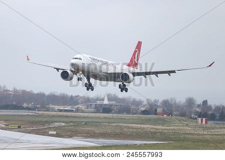 Airplane Landing To Airport