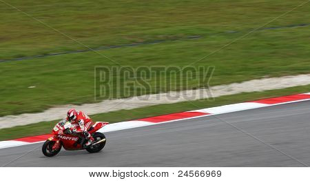SEPANG, MALAYSIA - 22. oktober: Moto2 rider Jordi Torres spurter ned ad bakke efter tur 2 på kvalificerer