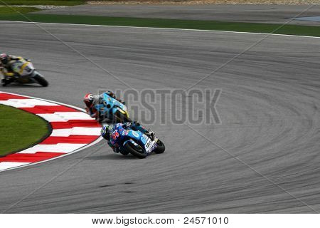 SEPANG, MALAYSIA - 22. oktober: Moto2 rider Pol Espargaro (44) fører andre ryttere på den kvalificerende Rasmussen