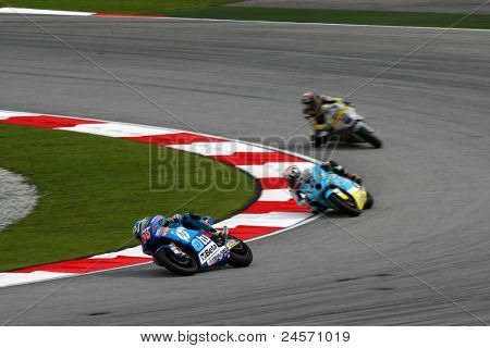 SEPANG, MALAYSIA - 22. oktober: Moto2 rider Pol Espargaro (44) fører andre ryttere på den kvalificerende Rasmussen