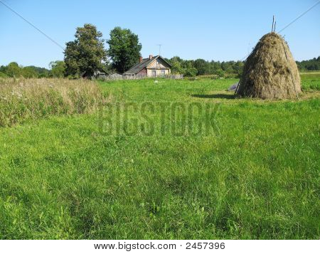 Hayfield wieś, łąka,