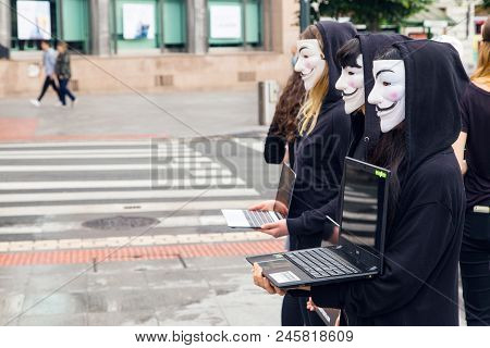 Animal Activist Showing Info And Animal Rights Videos.