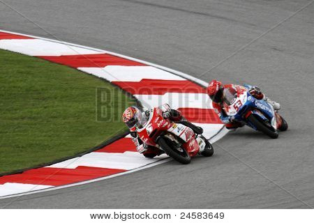 SEPANG, MALAYSIA - 22. oktober: 125cc rytter Johann Zarco (5) konkurrerer på den kvalificerende session af th