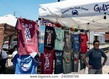 Prattville, Alabama, Usa - May 12, 2018: Gulf Life Vendor Displays Tshirts At The 2018 Prattville Ci