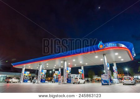 Rayong, Rayong /thailand - June 17, 2018: Ptt Gas Station. Ptt Public Company Limited Or Simply Ptt 