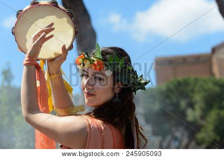Show Of Ancient Romans In The Birthday Of Rome Occasion