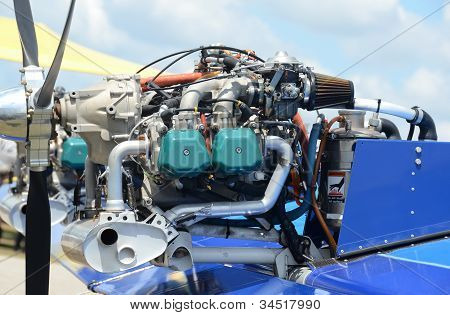 Hafif uçak motoru