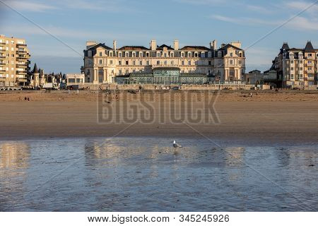 Saint-malo, France - September 16, 2018: The Thermes Marins Spa Is In A Stunning Location On The Bea
