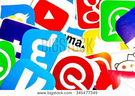 Los Angeles, California, Usa - 17 January 2020: App Icons Background, Illustrative Editorial