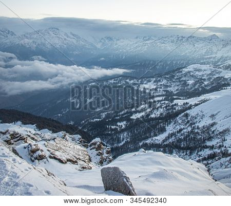A Beautiful View Of Snow Capped Mountains Before Sunrise From The Top Of The Mountain In Himalaya