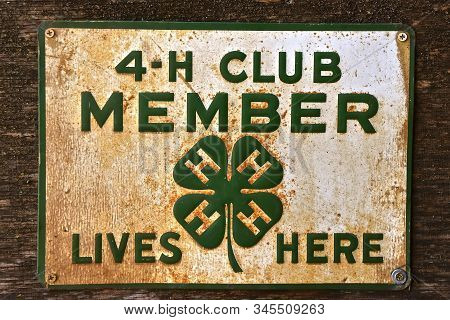 Downer, Minnesota, October 6, 2019;  The Old Sign Displays The Status 4-h Club Member, Which Is A Gl