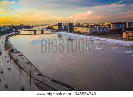 April, 2018, Russia, Saint Petersburg. Top View Of The Volodarsky Bridge And The Embankment. Sunset