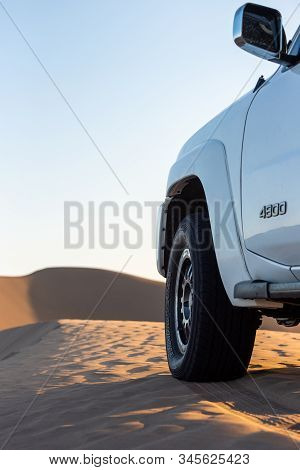 Zahedan, Baluchestan/iran-11/24/2018 Nissan Patrol Super Safari In Lut Desert