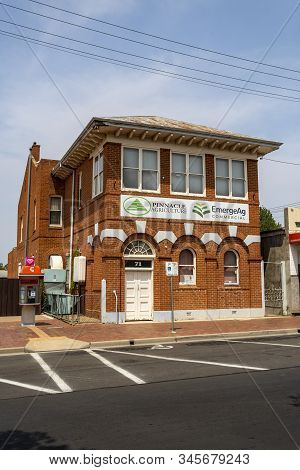 Coonabarabran, Australia - January 7, 2020: Facade Of The Former Bank Of New South Wales, Built In L