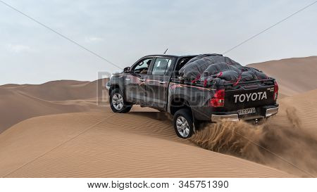 Zahedan, Baluchestan/iran-11/27/2018climbing Toyota Hulux Revo Off Road In Lut Desert