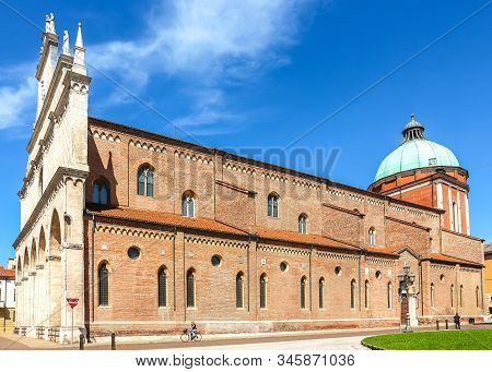 Vicenza, Italy - Circa September 2018. Beautiful Architecture Of Vicenza Cathedral (cattedrale Di Sa