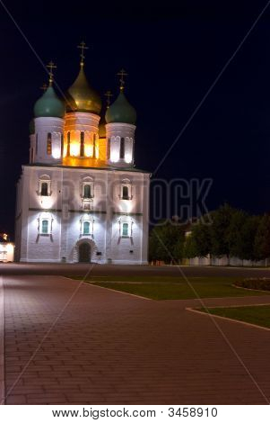 Kirche Brände in Nacht Stadt