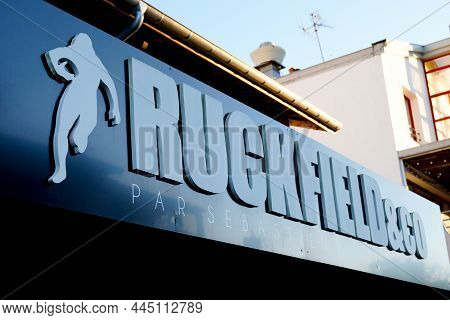 Hossegor , Aquitaine  France - 01 02 2022 : Ruckfield & Co Logo Text And Sign By Sebastien Chabal Fr