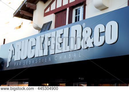 Hossegor , Aquitaine  France - 01 02 2022 : Ruckfield And Co By Sebastien Chabal Logo Text And Shop 