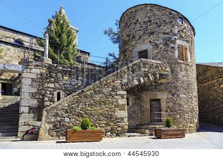 Llivia Bell. Torre Bernat De so.