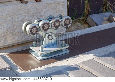 Accessories For Sliding Gates. Roller For Sliding Gates.