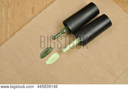 Green Natural Color Of Gel Polish For Manicure