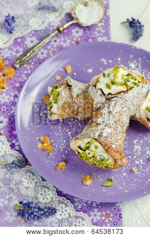 Italian Cannoli
