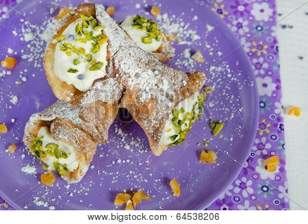 Italian Cannoli