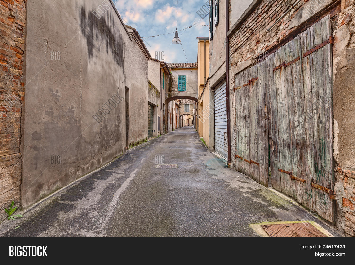 Hotcha In The Alley