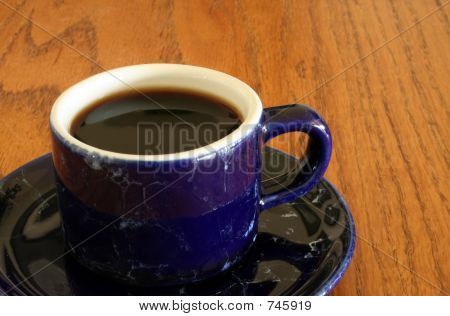 코발트 커피 컵 왼쪽
