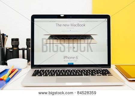 Apple Launches Apple Watch, Macbook Retina And Medical Research App