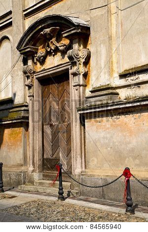 Italy  Lombardy     In  The Santo Antonino    Church  Closed Brick Tower Step    Wall
