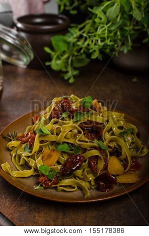 Pasta With Sun Dried Tomatoes
