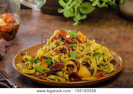 Pasta With Sun Dried Tomatoes