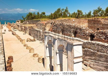 Roman Catullus vilu v Sirmione, Itálie