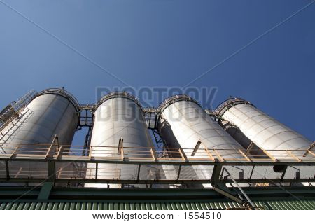 Fire store beholdere