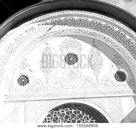 In Iran The  Antique   House