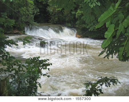 Wasserfälle In einem Fluß, Agua Azul, Mexiko