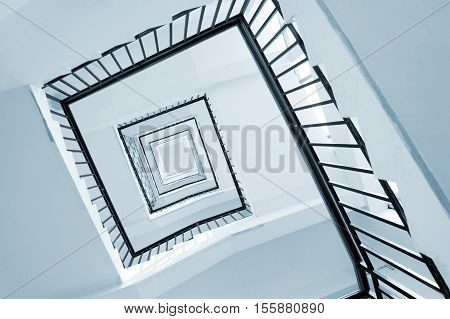 Rectangular rotating ladder step by step there is sense of perspective.