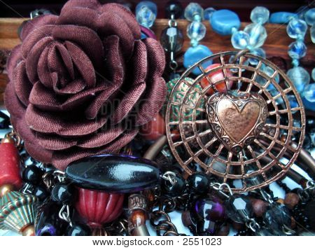 Variedad de joyas