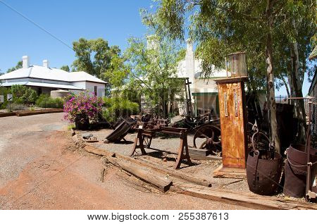 Historic Public Hoover House - Leonora - Australia