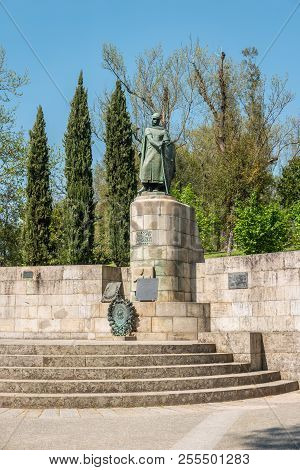 Guimaraes, Portugal - Circa April 2018: Statue Of The First King Of Portugal D Afonso Henriques. Gui