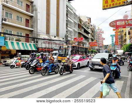 The Photo Of Yaowarach Street In Bangkok China Town And Its Building Next To  The Road. Bangkok, Tha