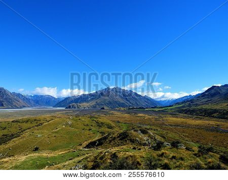 Edoras/mount Sunday - A Beautiful Masterpiece Of Nature