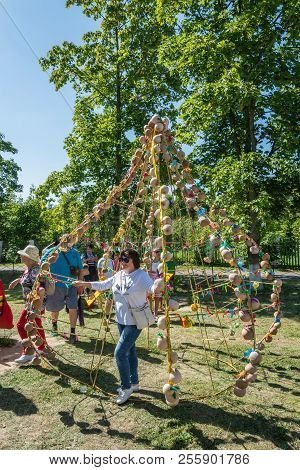 Photo For Memory In A Stylized Bulb At The Regional Festival-fair Luk-luchok August 25, 2018 In The