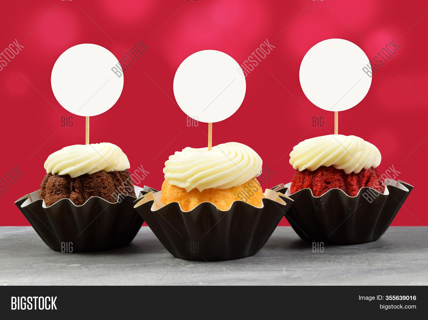Download This Valentine Cupcake Image Photo Free Trial Bigstock