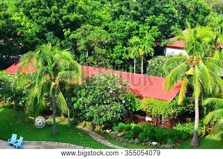 Cebu, Ph - Oct 8: Cebu White Sands Resort Cottage Facade On October 8, 2016 In Cebu, Philippines.