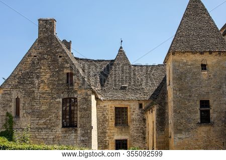 Saint Genies Is A Lovely; Village Between Montignac And Sarlat. At The Centre Of The Village Is A Be
