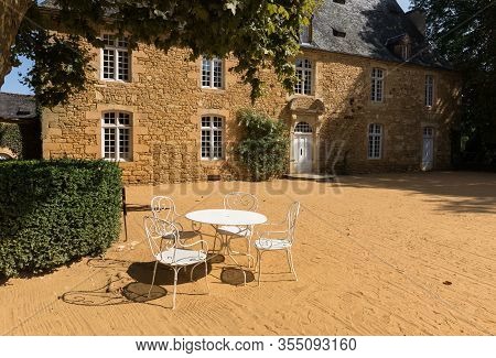 Eyrignac, France - September 2, 2018: The Manor Of Artaban In The Picturesque Jardins Du Manoir D Ey